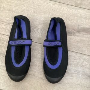 Speedo Women’s Black and Blue Aqua Shoes size 10